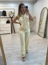 Cargar imagen en el visor de la galería, ROSANGELA - Set pantalon y blusa beige con café