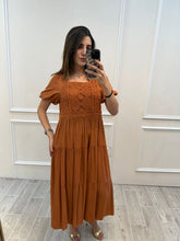 Cargar imagen en el visor de la galería, MARGOT - Maxi vestido camel