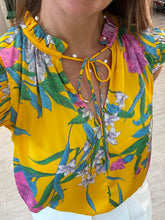 Cargar imagen en el visor de la galería, JASMINE - Blusa amarilla estampada