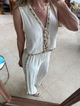 Cargar imagen en el visor de la galería, GENNY - Set blusa y pantalon hueso