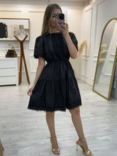Cargar imagen en el visor de la galería, GENESIS - Vestido corto negro