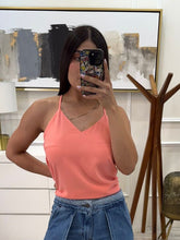 Cargar imagen en el visor de la galería, CAYETANA - Blusa salmón
