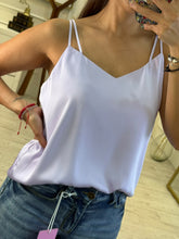 Cargar imagen en el visor de la galería, ATENEA – Blusa lila satinada de tirantes