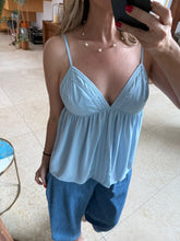 Cargar imagen en el visor de la galería, GERALDINE - Blusa azul tirantes