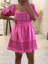 Cargar imagen en el visor de la galería, ASHBY - Vestido corto fucsia