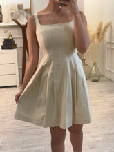 Cargar imagen en el visor de la galería, NERINA - Vestido corto avena