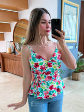 Cargar imagen en el visor de la galería, TULIP - Blusa tirantes estampado floral