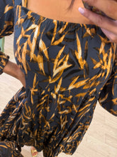 Cargar imagen en el visor de la galería, ALONDRA - Vestido platino estampado hojas