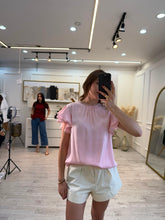 Cargar imagen en el visor de la galería, ABIRA - Blusa rosa manga corta