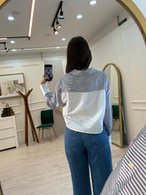 Cargar imagen en el visor de la galería, MISAKI - Blusa negra