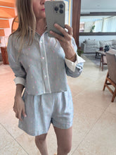 Cargar imagen en el visor de la galería, ELOWEN - Set blusa y short rayas azul