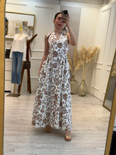 Cargar imagen en el visor de la galería, AGNES - Maxi vestido blanco estampado café