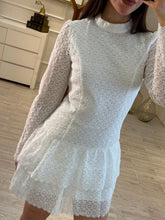 Cargar imagen en el visor de la galería, AZRA - Vestido blanco manga larga