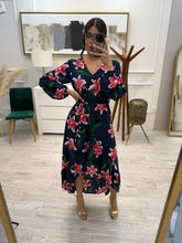 Cargar imagen en el visor de la galería, AVELINE - Maxi vestido azul marino floral