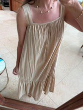 Cargar imagen en el visor de la galería, SAYDA - Maxi vestido beige