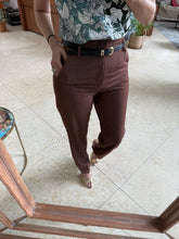 Cargar imagen en el visor de la galería, DOLLY - Pantalon café