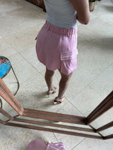 Cargar imagen en el visor de la galería, FIJI - Short rosa claro