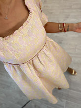 Cargar imagen en el visor de la galería, ROMA – Vestido corto rosa pastel en jacquard