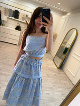 Cargar imagen en el visor de la galería, ASHLEY - Set blusa y falda azul claro