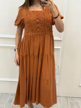 Cargar imagen en el visor de la galería, MARGOT - Maxi vestido camel