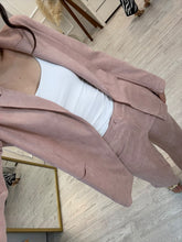 Cargar imagen en el visor de la galería, NOEMÍ – Set cardigan largo y pantalón rosa palo