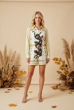 Cargar imagen en el visor de la galería, FAETUSA – Set camisa y short crema con pantera y flores
