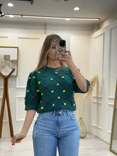 Cargar imagen en el visor de la galería, EUDORA - Blusa verde pompones