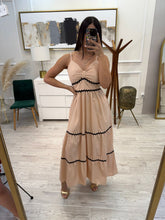 Cargar imagen en el visor de la galería, JULIANA - Maxi vestido beige