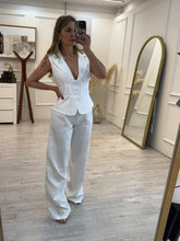 Cargar imagen en el visor de la galería, LUDIVINA - Set blusa y pantalon blanco