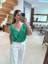 Cargar imagen en el visor de la galería, MARTHA - Pantiblusa verde