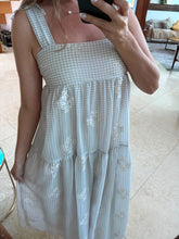 Cargar imagen en el visor de la galería, FAHARI - Maxi vestido cuadros