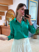 Cargar imagen en el visor de la galería, GIPSY - Blusa verde manga larga