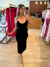 Cargar imagen en el visor de la galería, CYBELE - Vestido negro tirantes