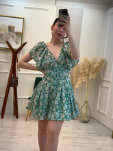 Cargar imagen en el visor de la galería, JUDITH - Vestido corto verde estampado