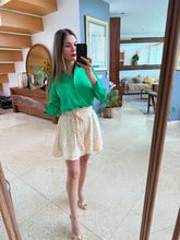 Cargar imagen en el visor de la galería, LUELLA - Short floral blanco con naranja
