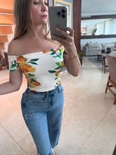 Cargar imagen en el visor de la galería, AISHA - Blusa naranjas