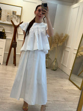 Cargar imagen en el visor de la galería, PAULA - Set blusa y falda blancos