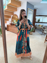 Cargar imagen en el visor de la galería, DOMINGA - Maxi vestido azul petróleo estampado