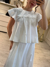 Cargar imagen en el visor de la galería, PAULA - Set blusa y falda blancos