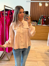 Cargar imagen en el visor de la galería, SAWYER - Camisa nude