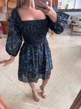 Cargar imagen en el visor de la galería, DARIELA - Vestido corto estampado hojas