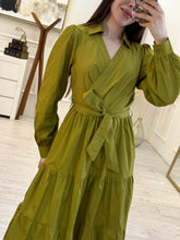 Cargar imagen en el visor de la galería, KATE - Vestido midi manga larga verde