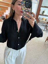 Cargar imagen en el visor de la galería, MERYL - Camisa negra