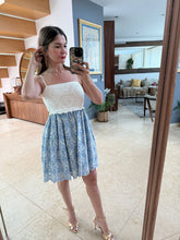 Cargar imagen en el visor de la galería, BRIAR - Vestido corto tirantes blanco con azul