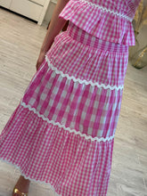 Cargar imagen en el visor de la galería, AGUEDA - Set blusa y falda cuadros rosa
