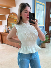 Cargar imagen en el visor de la galería, SUZETTE - Blusa sin mangas