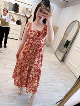 Cargar imagen en el visor de la galería, EFFIE - Maxi vestido estampado rojo