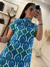 Cargar imagen en el visor de la galería, IVETTE - Maxi vestido estampado azul con verde