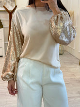 Cargar imagen en el visor de la galería, BRISEIDA - Blusa lentejuela