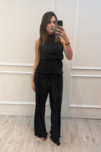 Cargar imagen en el visor de la galería, MIKAELA - Set blusa y pantalón humo